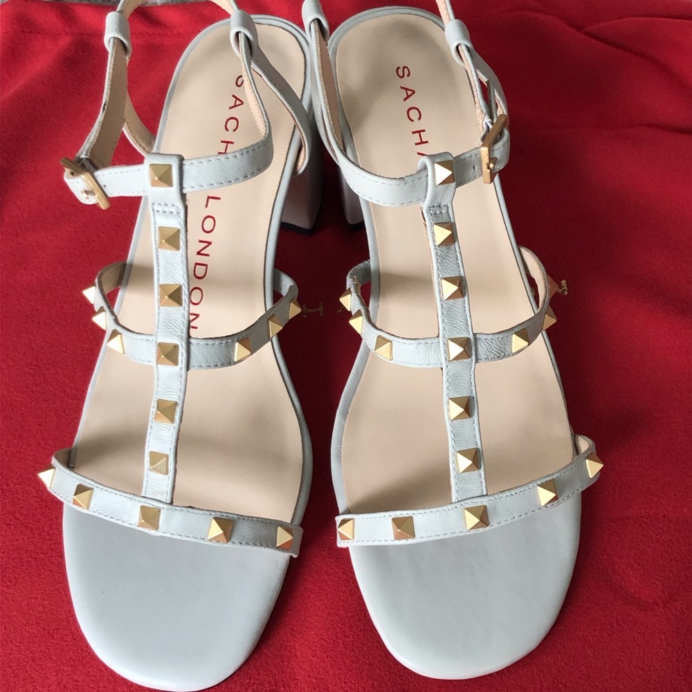 SALE ♥️ NWT Gold studded Valentino-style leather sandals + dustbag
